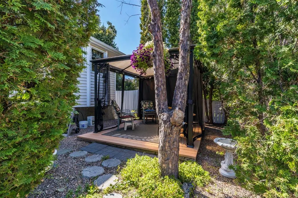 26 Shaw Crescent SE