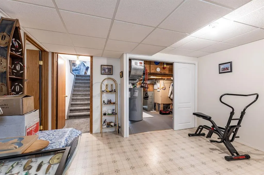 26 Shaw Crescent SE