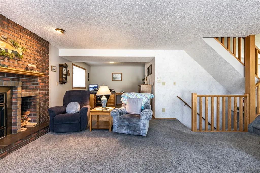 26 Shaw Crescent SE