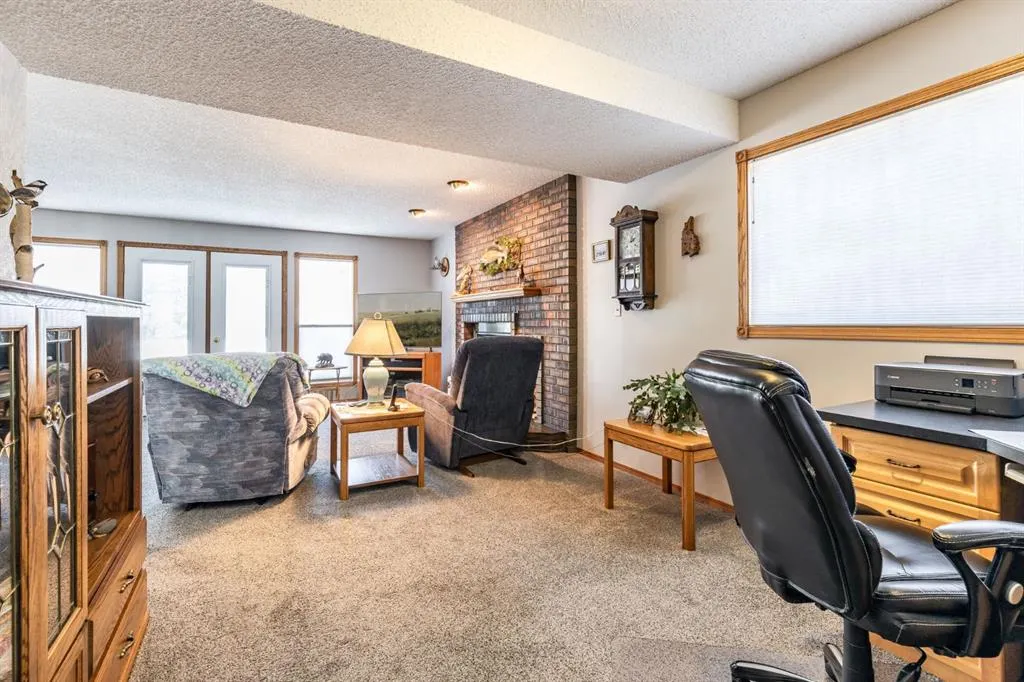 26 Shaw Crescent SE