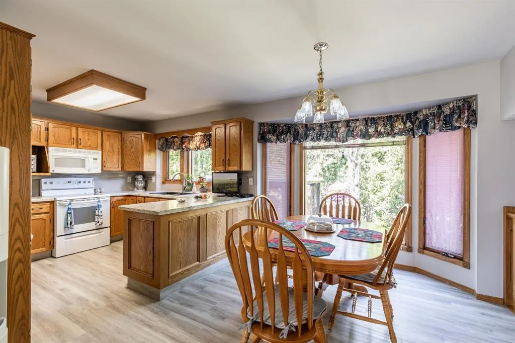 26 Shaw Crescent SE