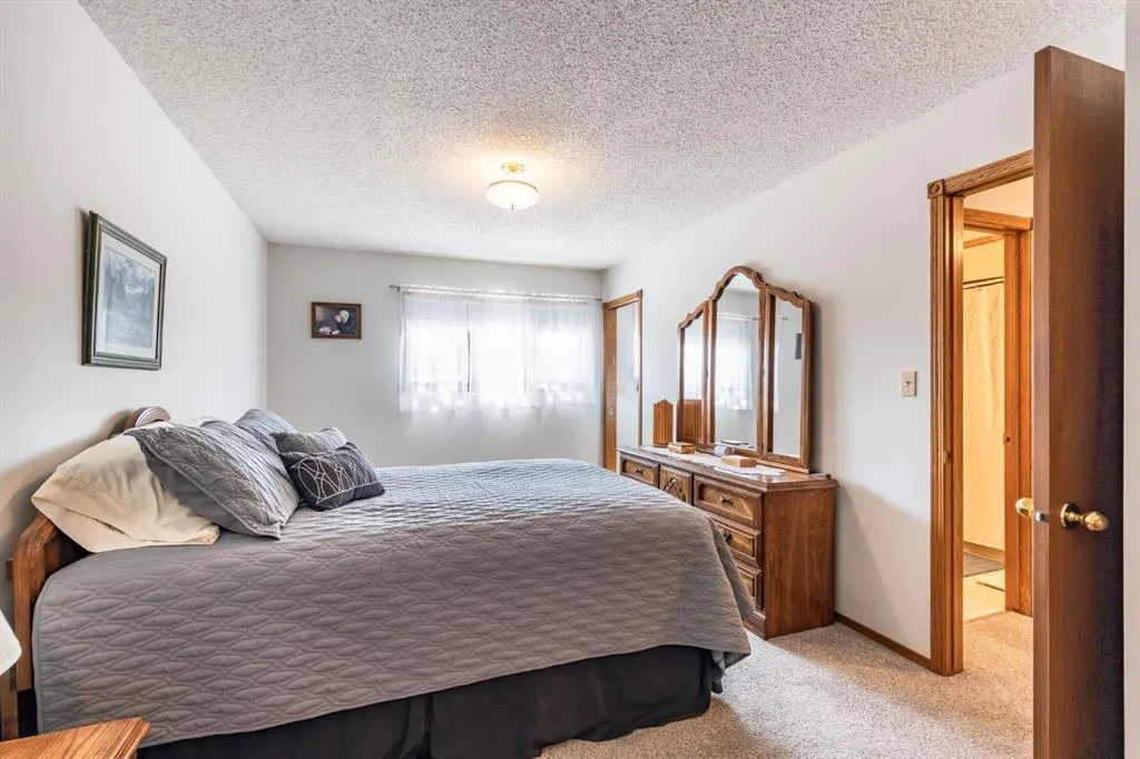 26 Shaw Crescent SE