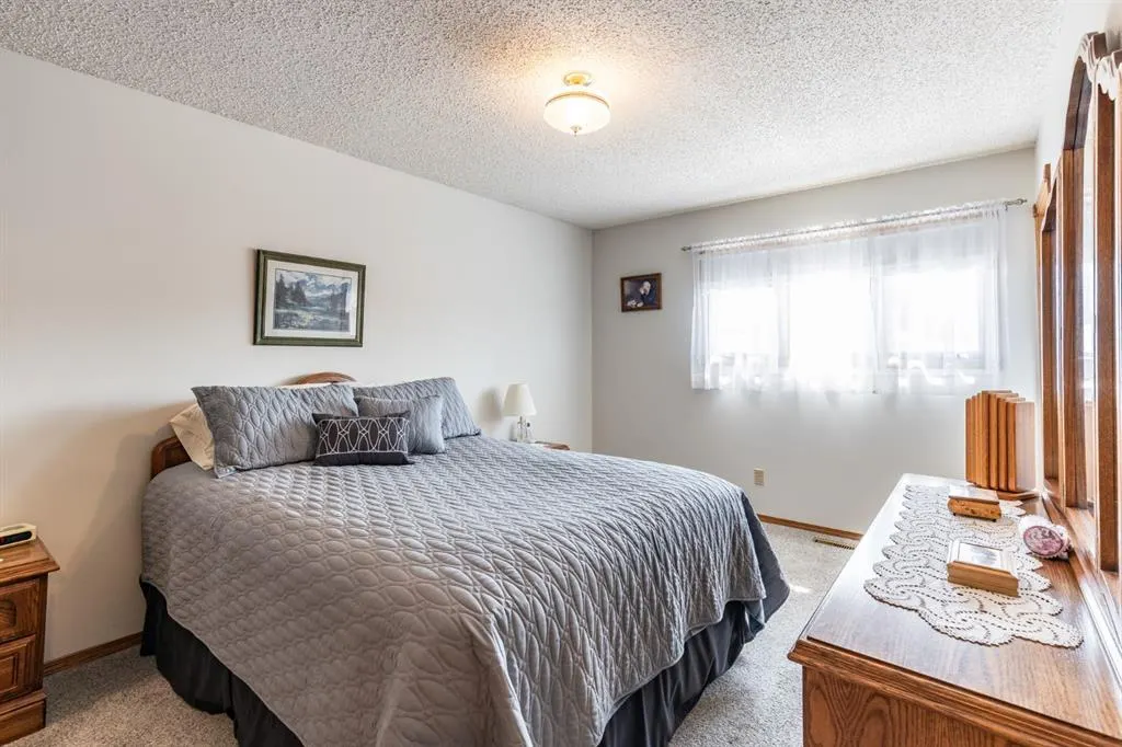 26 Shaw Crescent SE