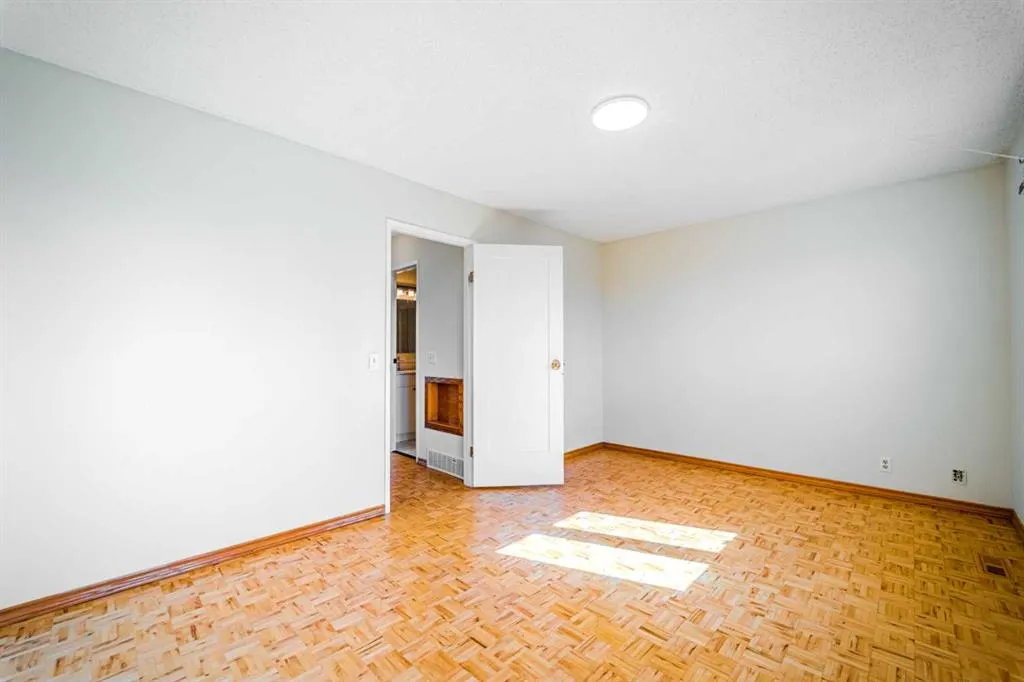 12 Whitmire Bay NE