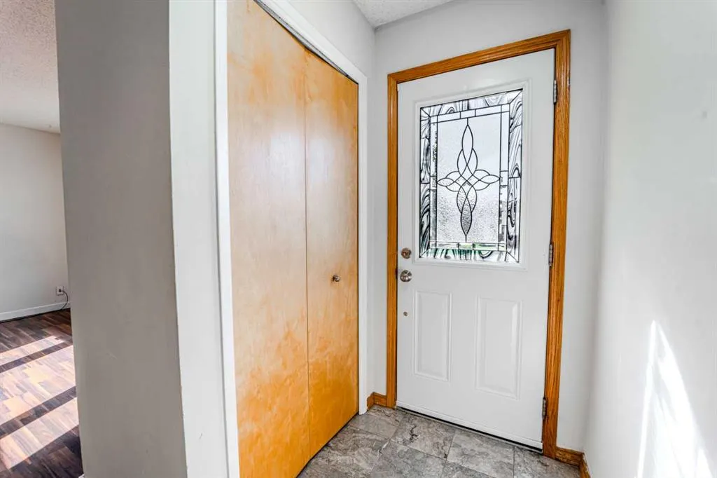 12 Whitmire Bay NE