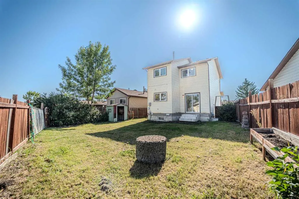 12 Whitmire Bay NE