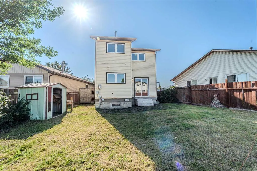 12 Whitmire Bay NE