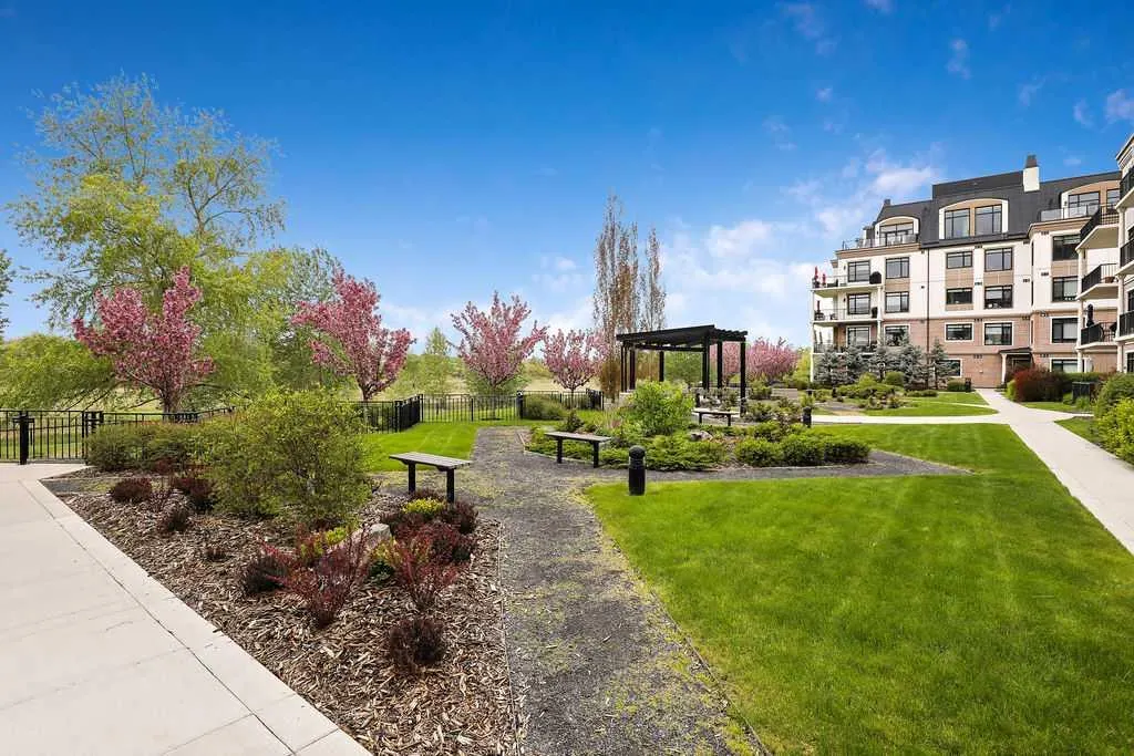 131 Quarry Way SE, #404