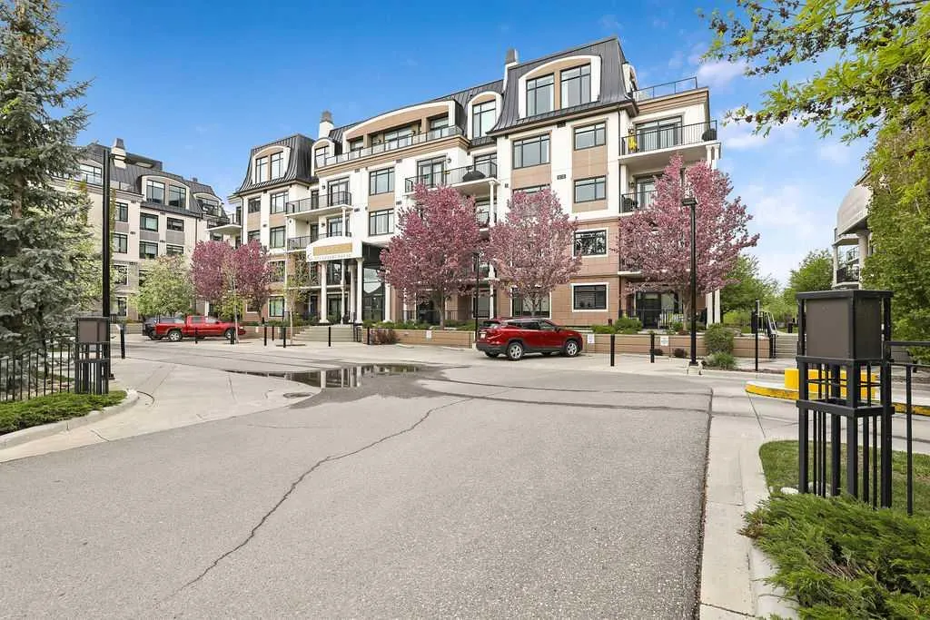 131 Quarry Way SE, #404
