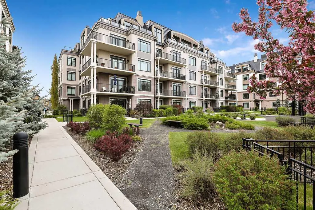 131 Quarry Way SE, #404