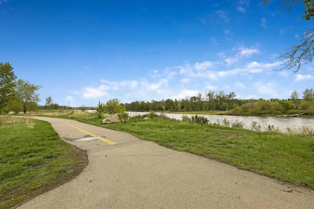 131 Quarry Way SE, #404