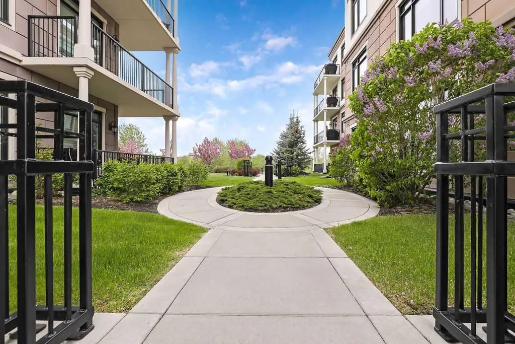131 Quarry Way SE, #404