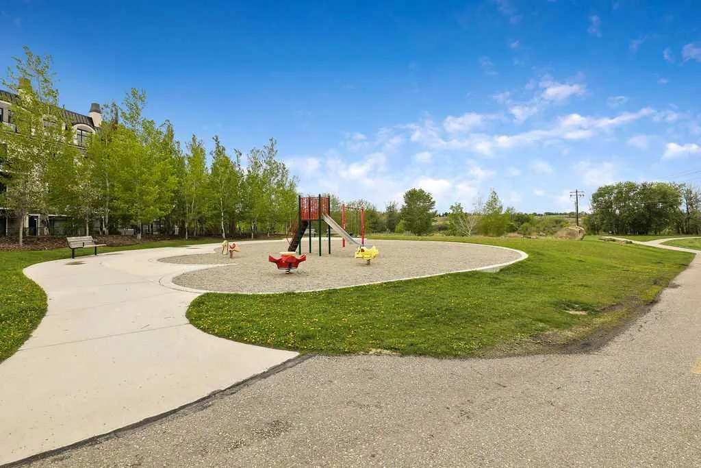 131 Quarry Way SE, #404