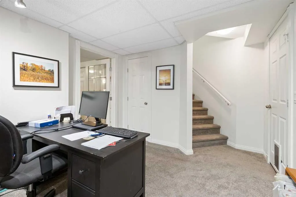 38 Prestwick Drive SE