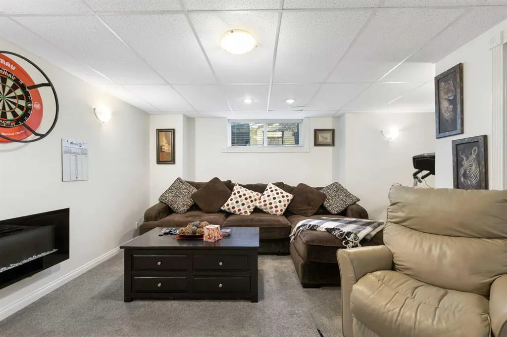 38 Prestwick Drive SE