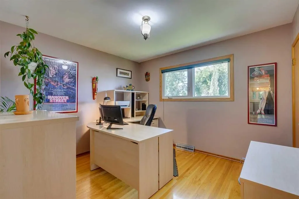 126 Westwood Drive SW