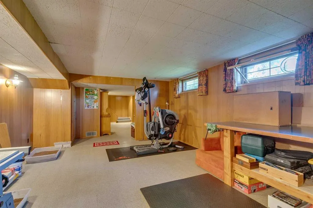 126 Westwood Drive SW