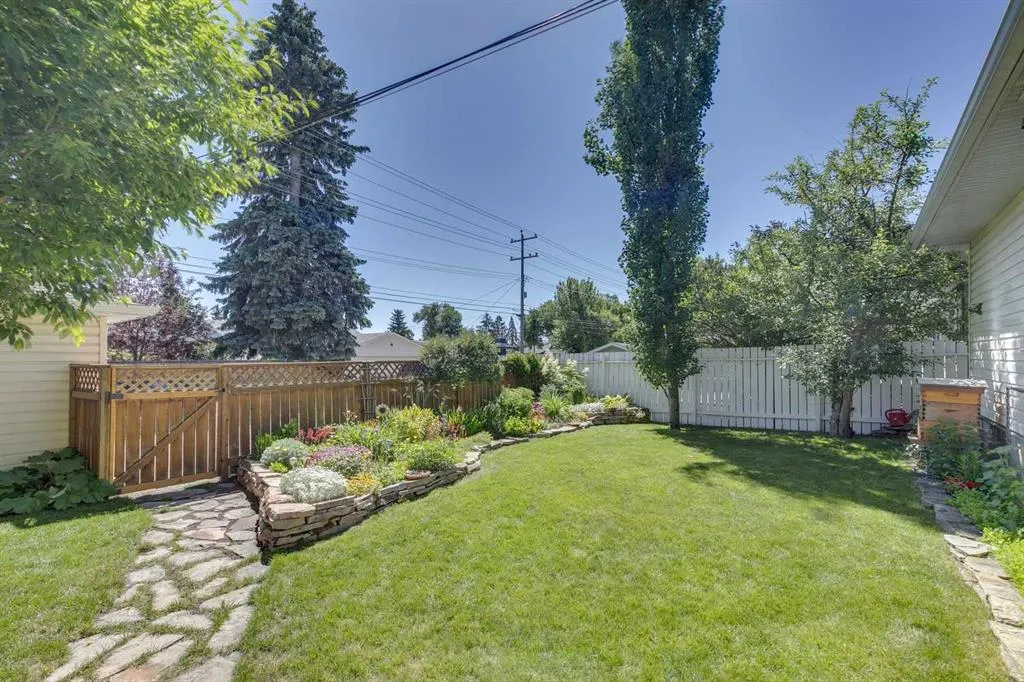 126 Westwood Drive SW