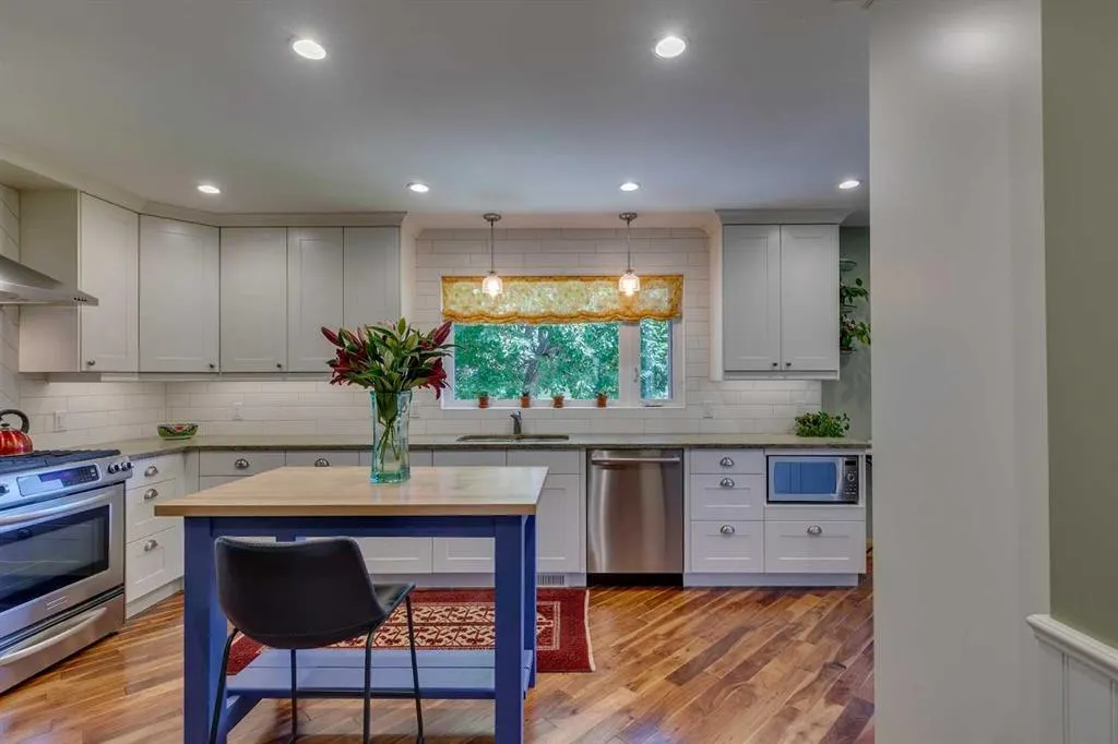 126 Westwood Drive SW