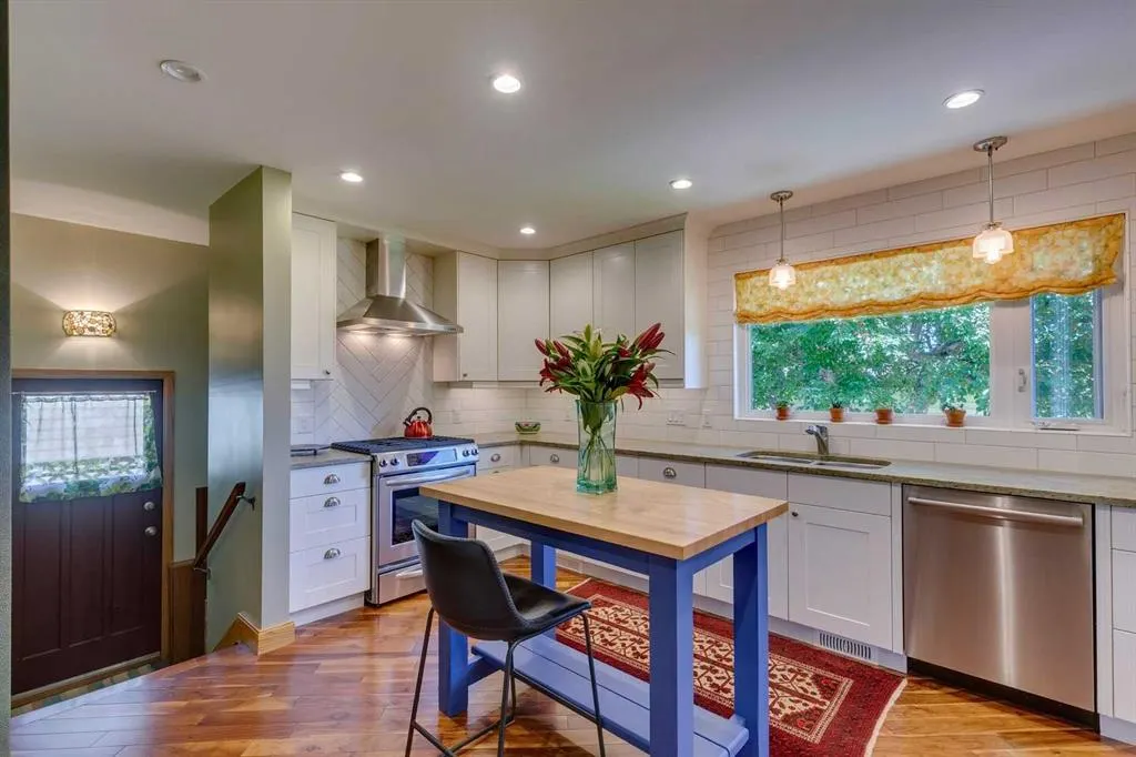 126 Westwood Drive SW