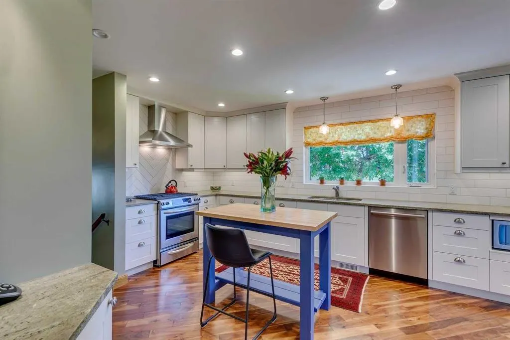 126 Westwood Drive SW
