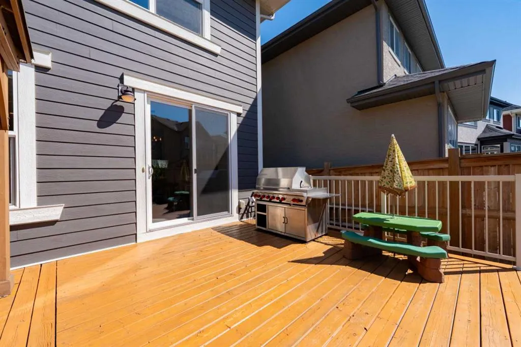 141 Masters Terrace SE