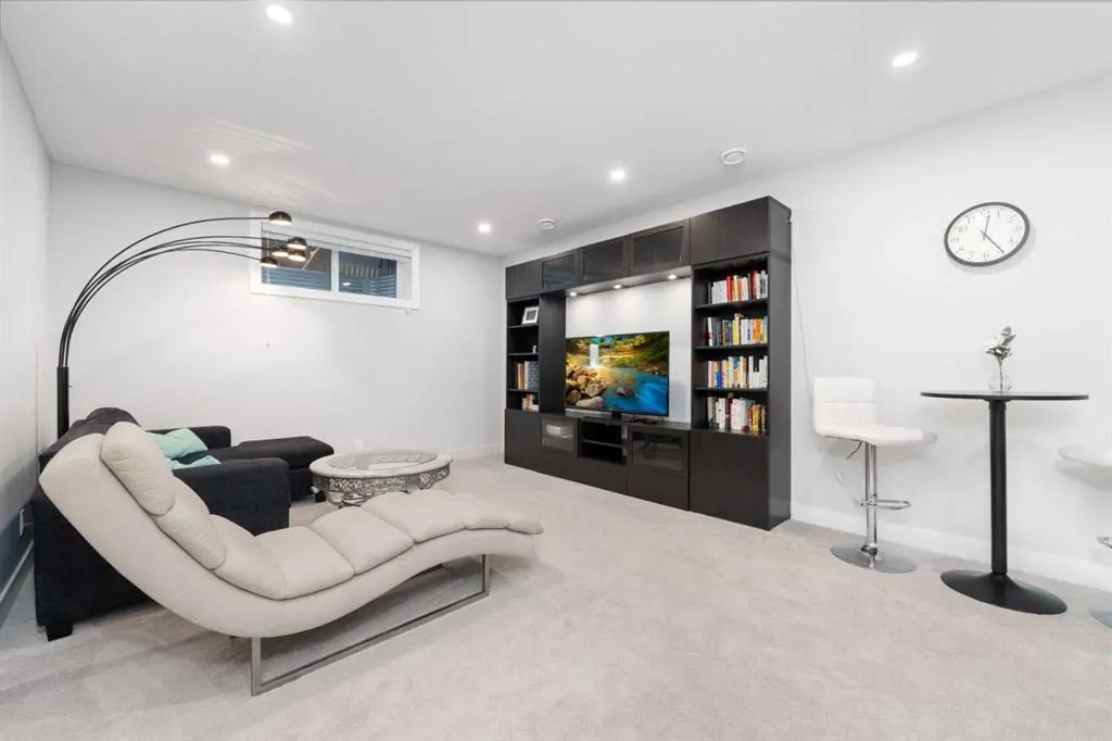 141 Masters Terrace SE