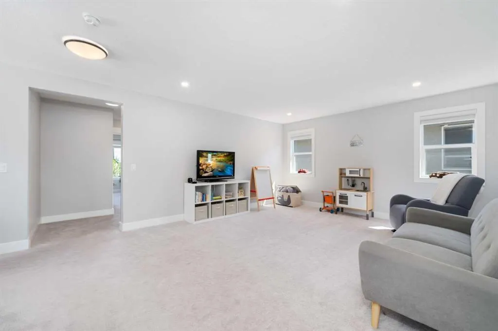 141 Masters Terrace SE