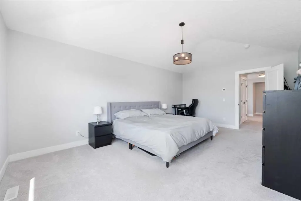 141 Masters Terrace SE