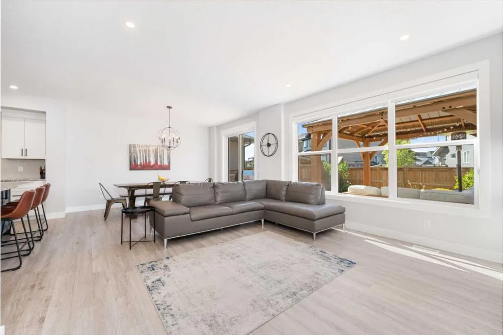 141 Masters Terrace SE