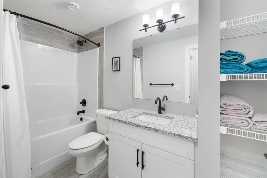 141 Masters Terrace SE