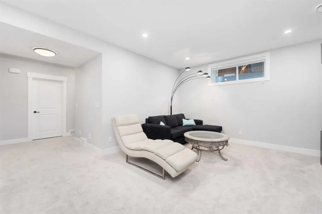 141 Masters Terrace SE