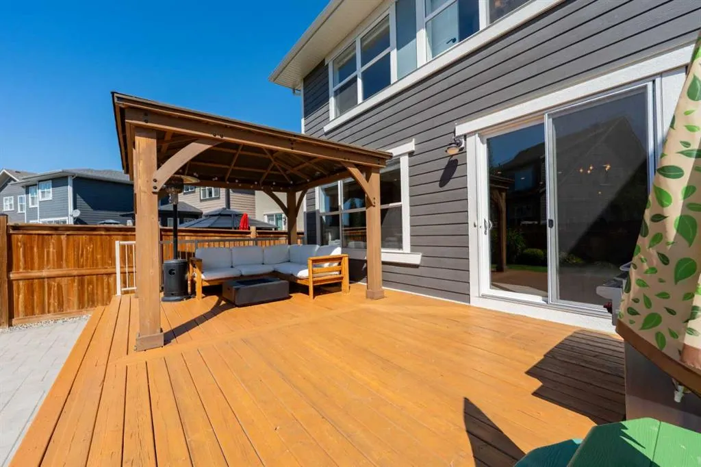 141 Masters Terrace SE