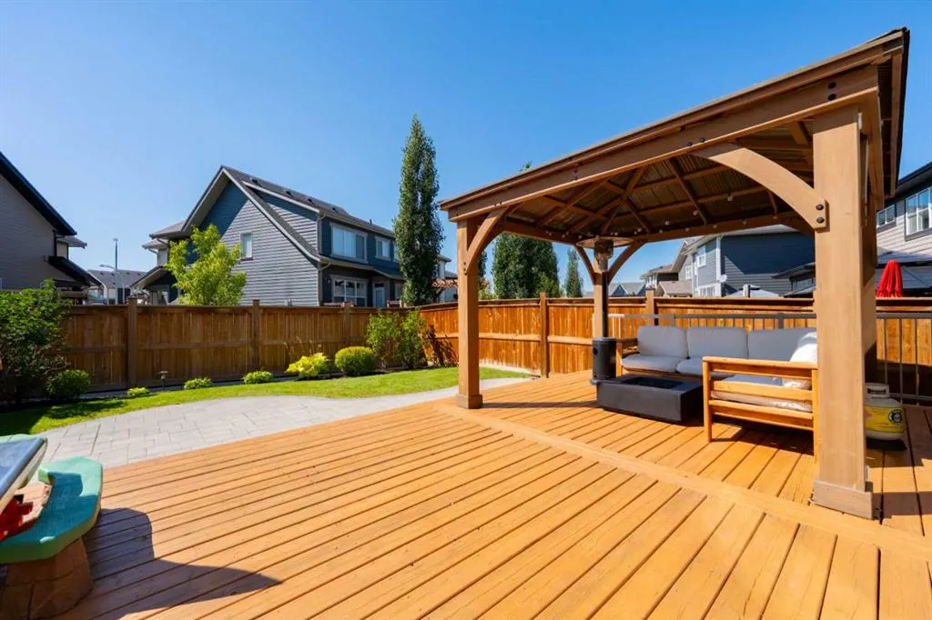 141 Masters Terrace SE