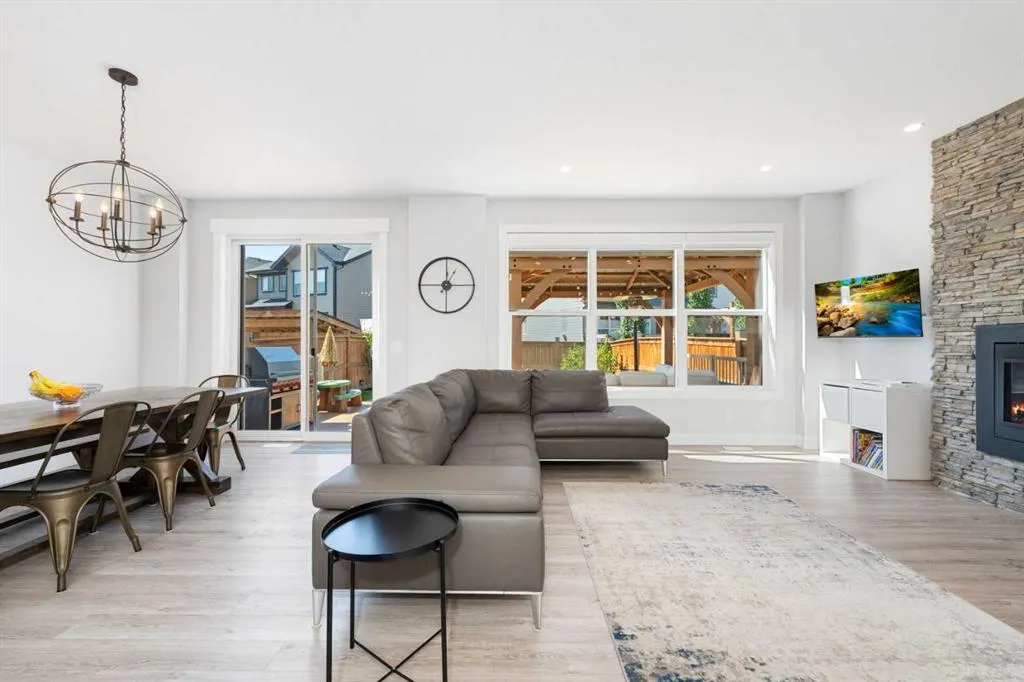 141 Masters Terrace SE