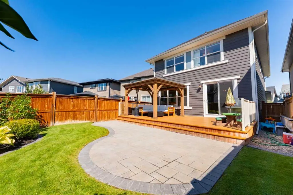 141 Masters Terrace SE