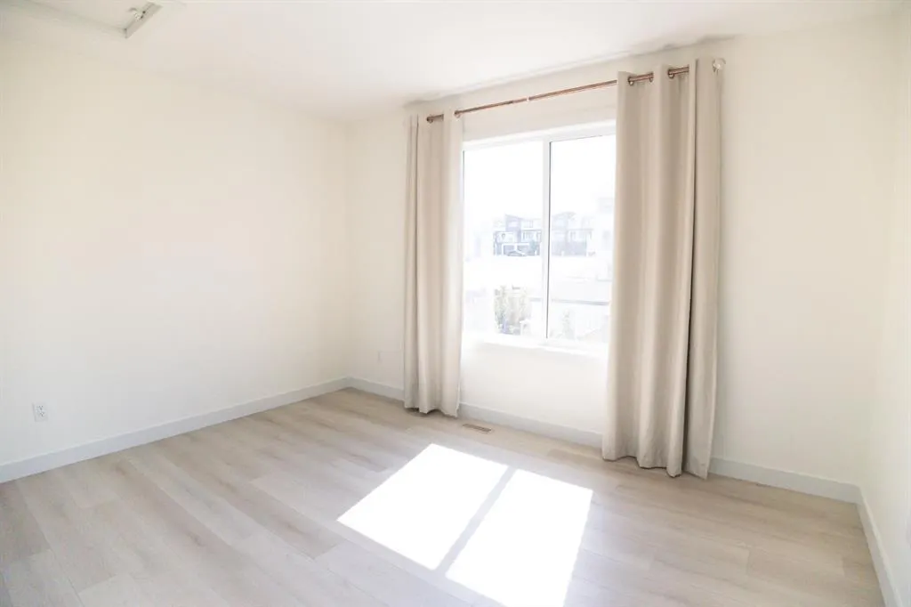 20 Vincent Gate