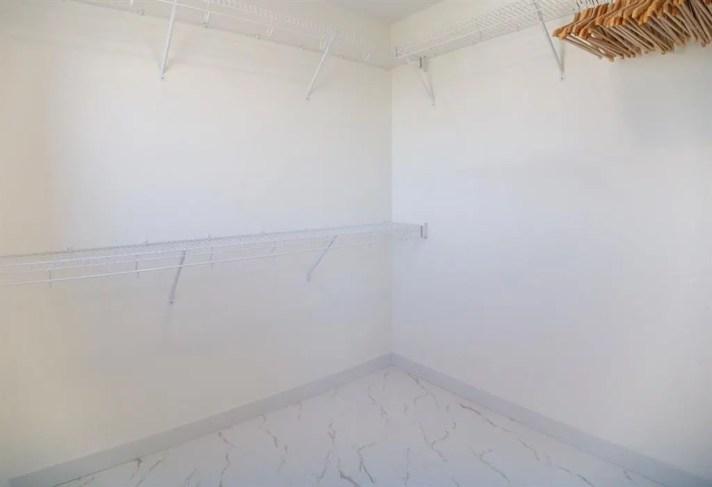 20 Vincent Gate