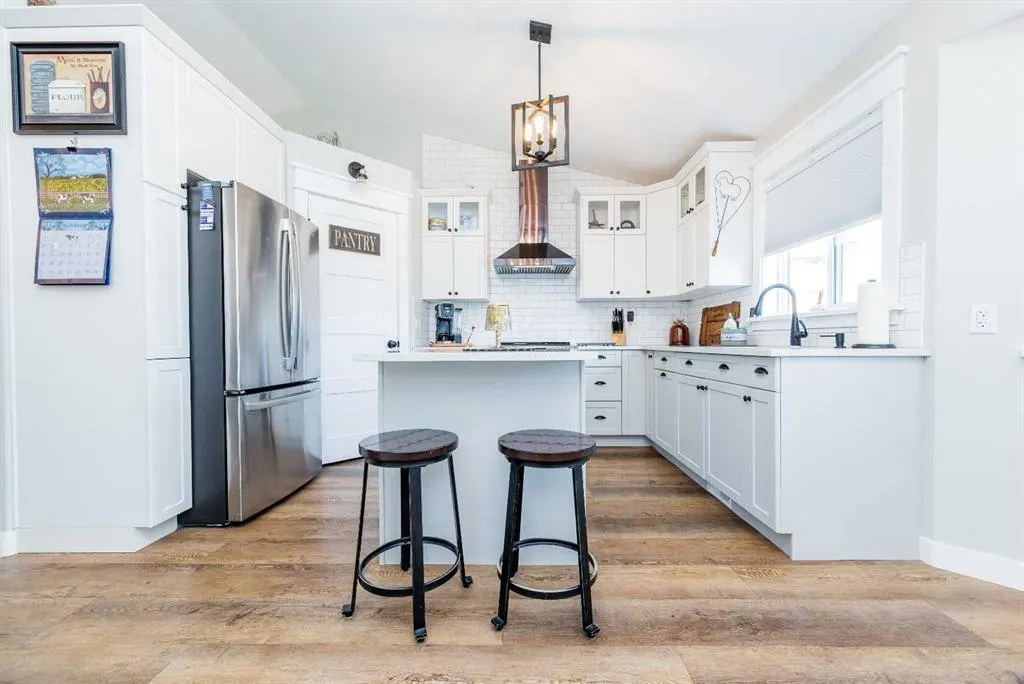 8137 POPLAR Drive