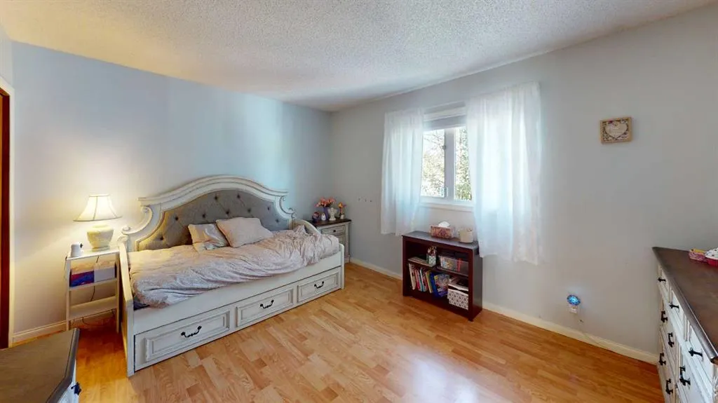 6406 Poplar Drive
