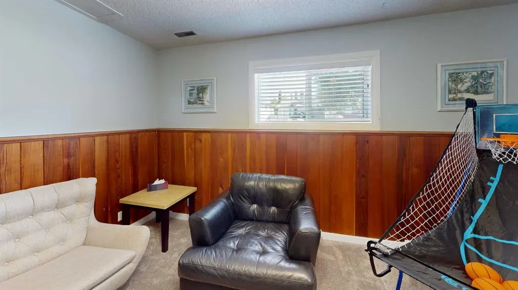 6406 Poplar Drive