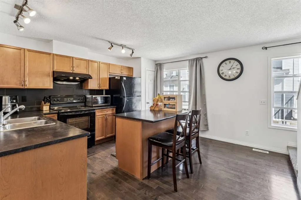 3096 New Brighton Gardens SE