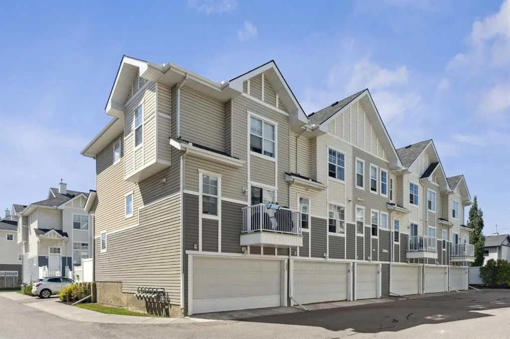 3096 New Brighton Gardens SE