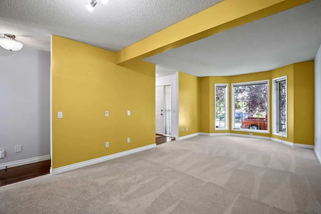 214 Mt Lorette Place SE