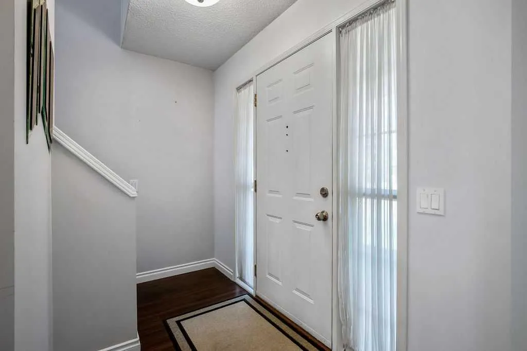 214 Mt Lorette Place SE