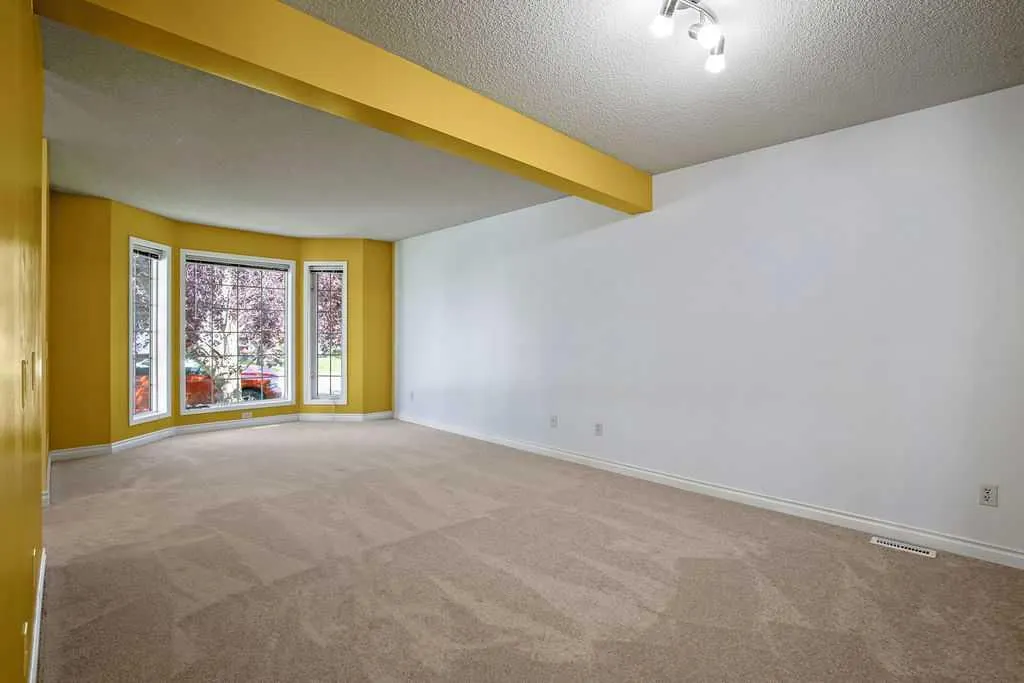 214 Mt Lorette Place SE