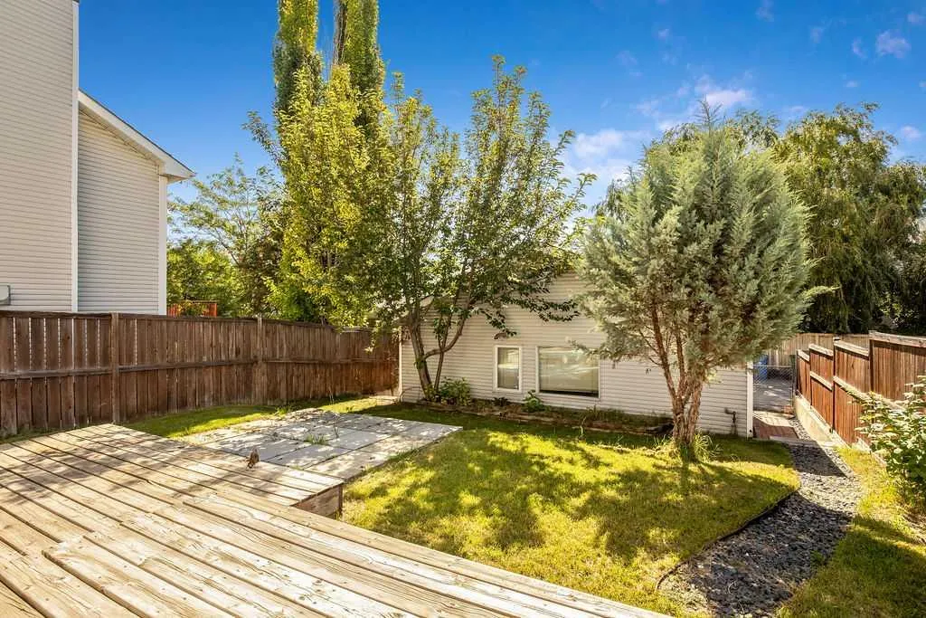 214 Mt Lorette Place SE