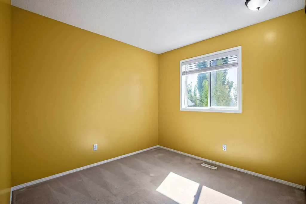 214 Mt Lorette Place SE