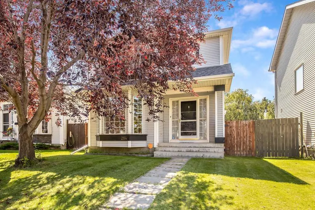 214 Mt Lorette Place SE