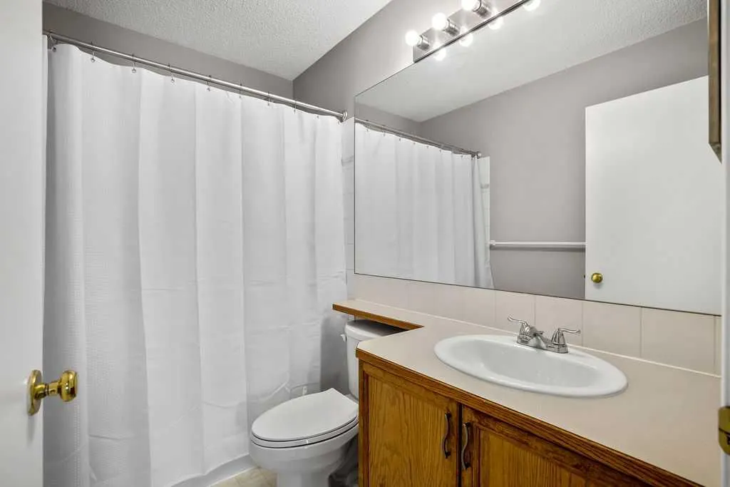 214 Mt Lorette Place SE